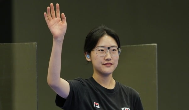 明日尼克斯战黄蜂：阿丘瓦升级为出战成疑，三球、小桥等缺席
