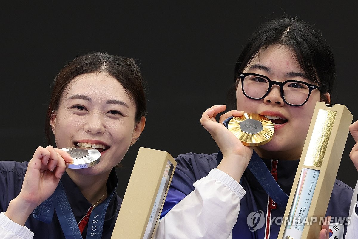 记者：芒特伤情恢复顺利且已回归训练，曼联不会让他仓促复出