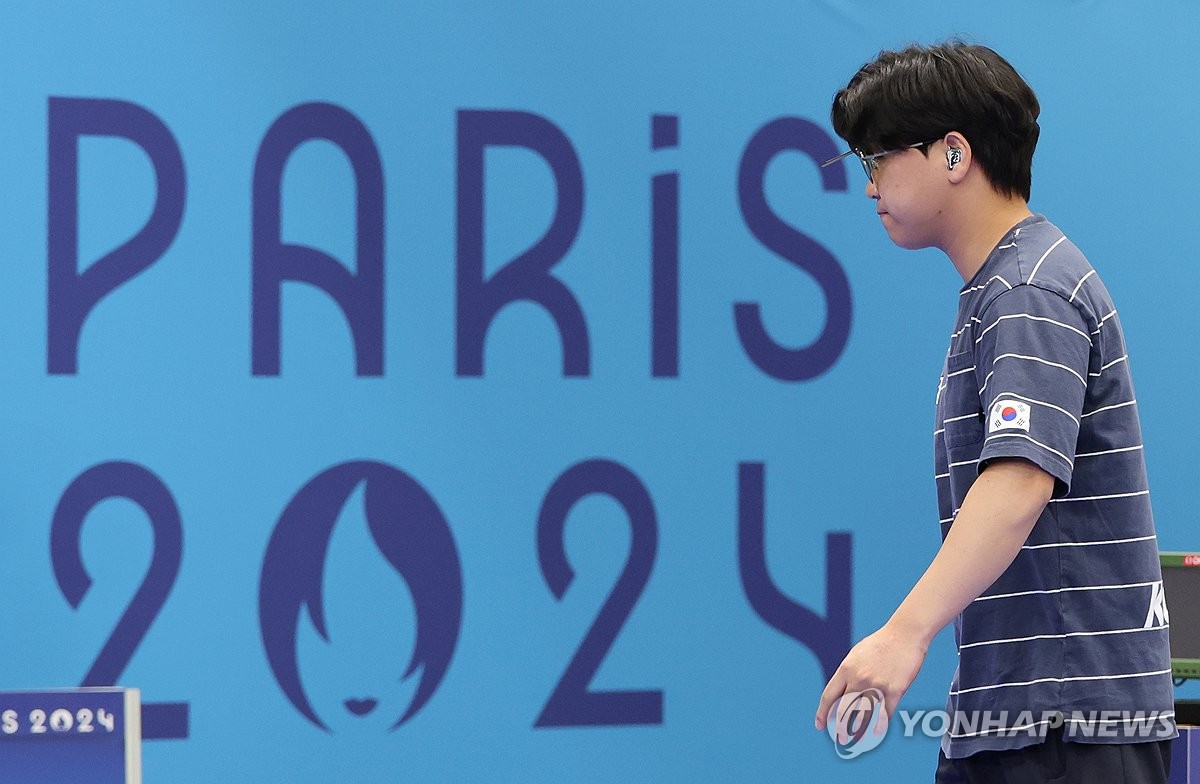 每体预测巴萨对拜仁首发：莱万领衔，费尔明、佩尼亚出战