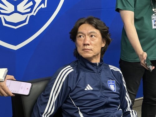 外网动画恶搞：瓜迪奥拉照墨镜 里面竟然是滕嗨？