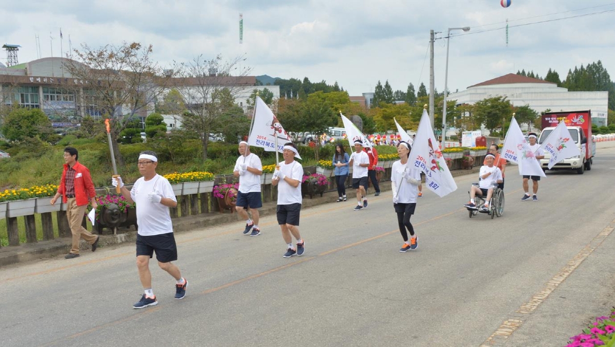 四川男篮官方：李金效、李玮颢租借至我俱乐部2年 欢迎加盟球队