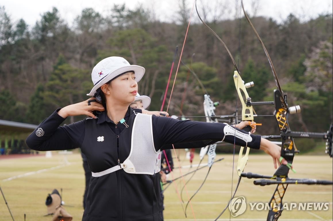 老熟人了 阿莫林曾在穆里尼奥手下完成实习