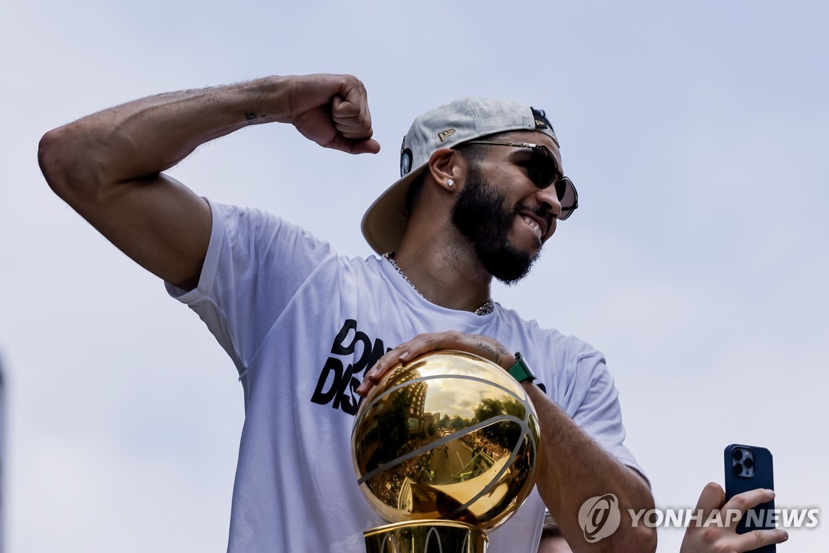 NBA杯：乌度卡申京狂喷裁判均被驱逐 格林28+7火箭遭国王逆转