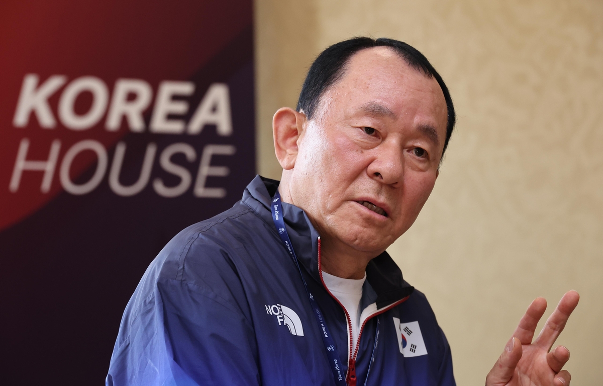 范戴克：我不理解为什么给我第一黄，队长是能和裁判交流的